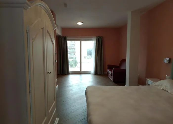 Rmaison Luxury בית הארחה